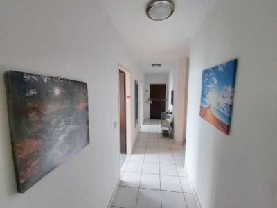 Über den Dächern von Unterrath: modernisierungsbefürftige 3-Zimmer-ETW