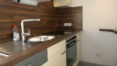 Helle 2 1/2 -Zimmer Wohnung mit renoviertem Badezimmer und Balkon in Rothenburg