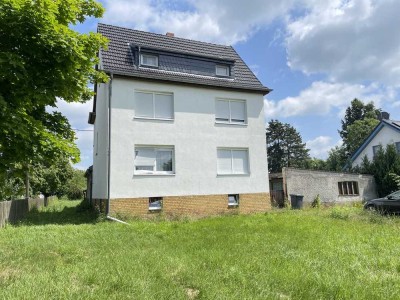 Sanierungsbedürftiges Einfamilienhaus mit großen Grundstück in Markkleeberg-Auenhain