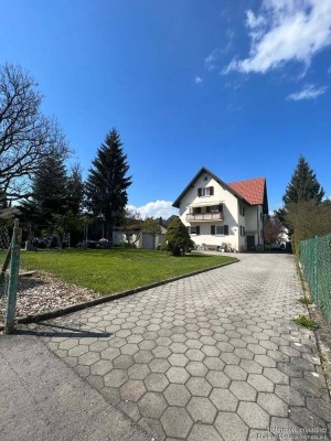"Haus am Ende der Stille" - Älteres Wohnhaus mit Kreuzgibel auf 745m² Grund!
