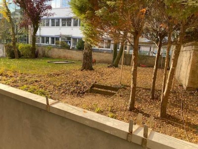 Friedberger Landstr, bei der FH, Sanierte 3-Zimmer-Erdgeschosswohnung mit Balkon und Einbauküche