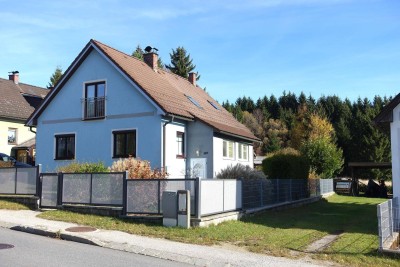 GEPFLEGTES WOHNHAUS MIT DOPPELGARAGE UND GARTEN UM EINEN LEISTBAREN PREIS