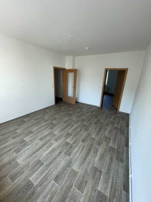 Frisch sanierte 2-Raum-Wohnung auf dem Zeller Berg