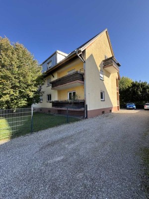 Attraktive 3-Zimmer-Erdgeschosswohnung mit zwei Balkonen in ruhiger Lage von Riegel