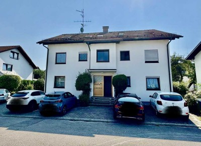 2.5 Zimmer Dachgeschosswohnung mit Küche und großem Balkon in sehr ruhiger Lage