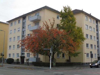 3-Zimmer-Wohnung mit Küche und Bad in Mannheim Lindenhof