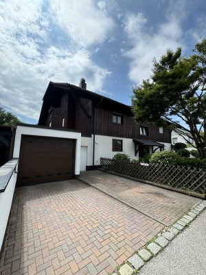 Erstbezug nach Teilrenovierung 2-Zimmer-Maisonettewohnung (OG/DG) mit Balkon + EBK