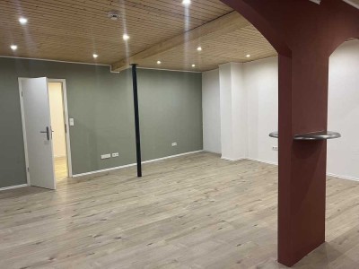 2-Zimmer-Wohnung im Altbau mit offenem Wohnraum  / Erdgeschoss in Selters Münster.