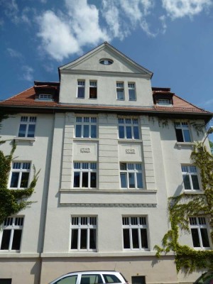 Familien m.handwerkl. Geschick aufgepasst! Tolle 4-R.Wohnung in villenartigem Haus nahe Auwald frei