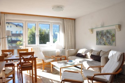 WOHN- STUDIO im Zentrum von Bad Hofgastein. Privater 2. Wohnsitz und touristische Nutzung möglich. Zweites Obergeschoss mit schöner Aussicht auf die Berge und sonnige Südwestausrichtung.