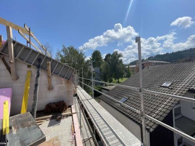 Lichtdurchflutete 3 Zimmer Neubauwohnung im 1.OG links mit Balkon - Effizienz "A"