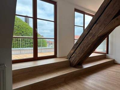 Wohnen, Arbeiten & Wohlfühlen - 4-Zimmer-Dachterrassentraum vor den Toren Münchens