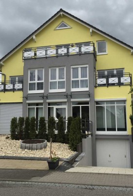 Exklusive, neuwertige 3-Raum-Erdgeschosswohnung mit gehobener Innenausstattung mit EBK in Wurmberg