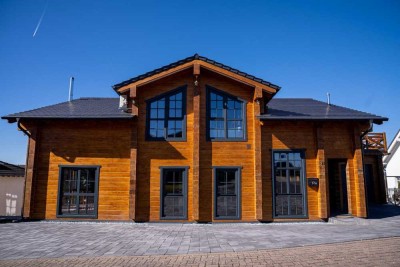 •NEUBAU• Massiv-Leimholz-Technologie im Holzhausbau trifft auf luxuriöse Wohnqualität