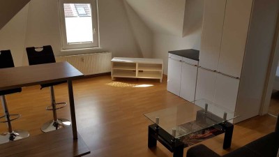 Voll-Möblierte 1,5-Zi. DG-Wohnung, zentr. Lage (nahe Steingrube), saniert+möbliert 2019