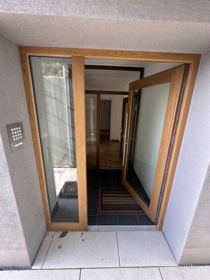 Elegante 2-Zimmer-Einliegerwohnung in Merzhausen mit Balkon und Terrasse.