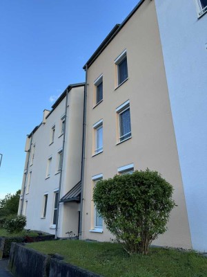 Schöne möblierte Wohnung mit Balkon und Blick ins Grüne