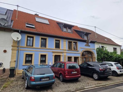 Charmantes Zweifamilienhaus mit idyllischem Garten in Pfeffelbach!