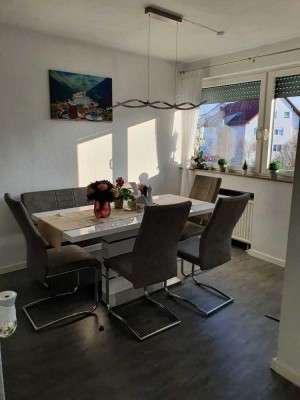 Top gepflegte 2,5-3 Zi. Wohnung mit Balkon & Stellplatz