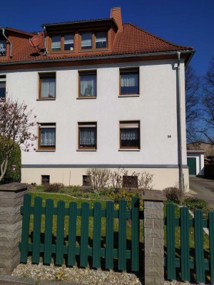 ZENTRAL & GRÜN - Gepflegte Doppelhaushälfte mit Garten & Garage in Zwickau.