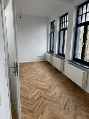 1-Zimmer-Wohnung mit Weserblick in kernsaniertem Bremer Altbau – Wohnen direkt an der Schlachte