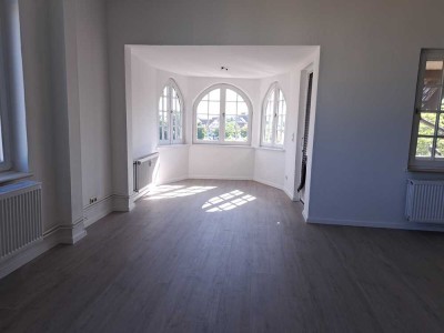 2 Zimmer Wohnung in einer charmanten Altbau Stadtvilla
