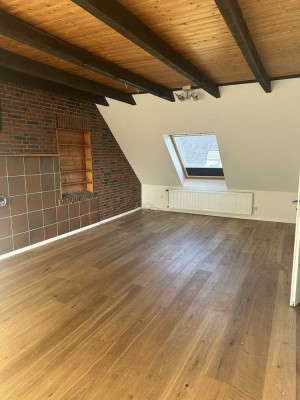 gemütliche Dachgeschosswohnung im Zentrum von Aschendorf