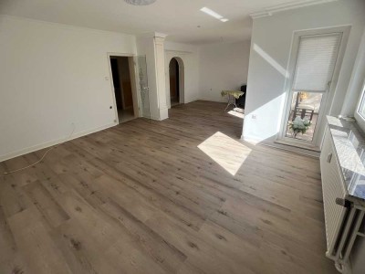 Stilvolle 3-Zimmer-Wohnung mit Einbauküche und Balkon
