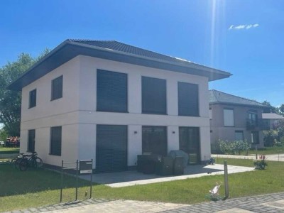 Exclusive 4 Raumwohnung mit Garten in einer Villa "Am Kirschgarten"