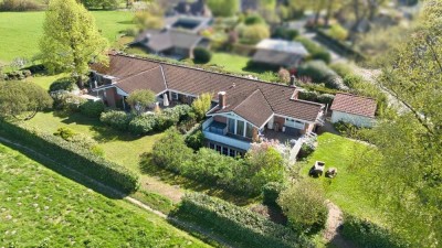 Sonnendurchflutete Haushälfte in einzigartiger Traumlage m. Weitblick aufs Landschaftsschutzgebiet