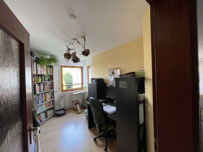 RESERVIERT!... 4 Zi Wohnung in Ossweil mit 2 Garagenstellplätzen