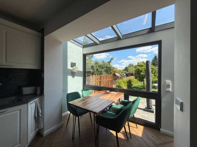 Luxuriöses London-Mittelhaus mit Garage. Nähe Outletcenter