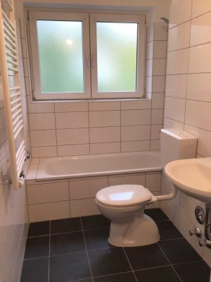 Helle 3-Zimmer-Wohnung mit Balkon und Tageslichtbad in Wiesbaden