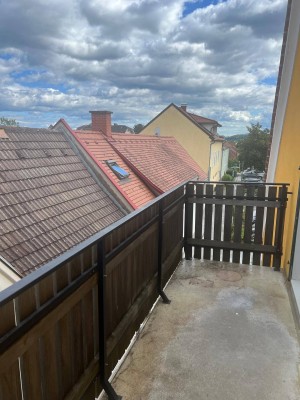 * Charmante ruhige Maisonette - Wohnung in Top zentraler Lage mit Balkon und Parkplatz! *