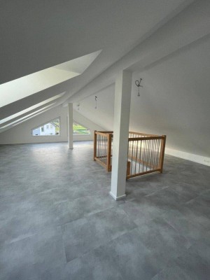 Wohnen mit Ausblick - Modernes Einfamilienhaus mit großem ausgebauten DG und Garten