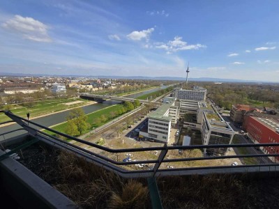 1-Zimmer Wohnung im 18. OG mit Balkon in Mannheim