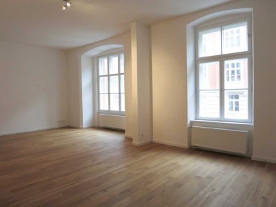 Maxvorstadt: Helle 3,5 Zimmer-Altbauwohnung - Top saniert!