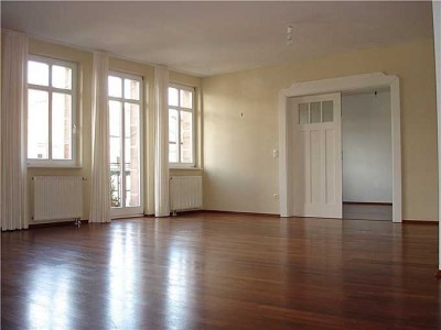 Stilvolle Wohnetage  mit Aufzug direkt an U2