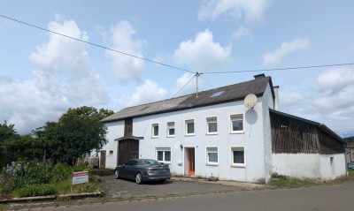 Ehemaliges Bauernhaus auf großem, zusätzlich bebaubaren Grundstück in der Südeifel