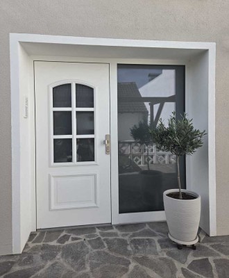 Erstbezug nach Sanierung: 3-Zi.-Wohnung mit 82 m² in Karlsdorf-Neuthard