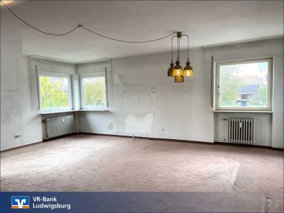 Sofort frei, geräumige, helle  3-Zimmer-ETW 
mit TG-Stellplatz und Balkon