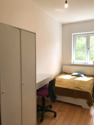 3 Zimmer , renoviert mit Einbauküche