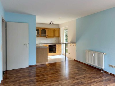 Freie 2-Raum Wohnung mit Balkon