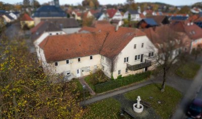 Großes, renovierungsbedürftiges Wohnhaus zum günstigen Preis.