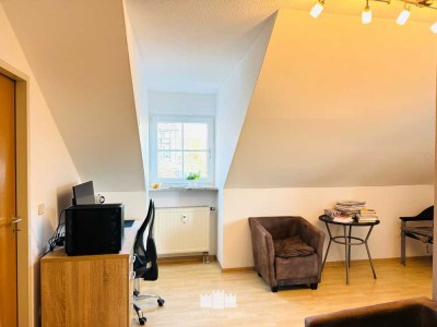 2-Zimmer DG-Wohnung mit Balkon