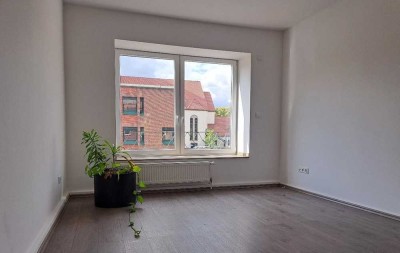 Traumwohnung: Lichtdurchflutete 3-Zimmer-Wohnung mit Balkon & Blick ins Grüne
