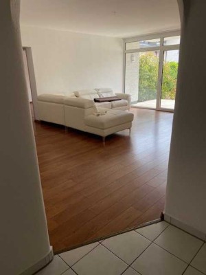 Neu renoviert: 3 Zimmerwohnung mit Terrasse in ruhiger Waldrandlage in Langen/Neurott, Nähe S-Bahn