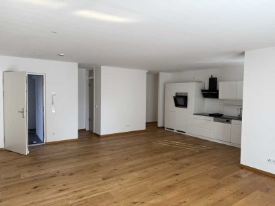 Helle 3-Zimmer Wohnung mit 2 Balkonen in Hohenkammer