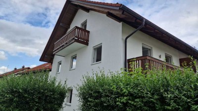 Attraktive und vollst. renovierte 7-Raum-Doppelhaushälfte mit geh. Innenausstattung