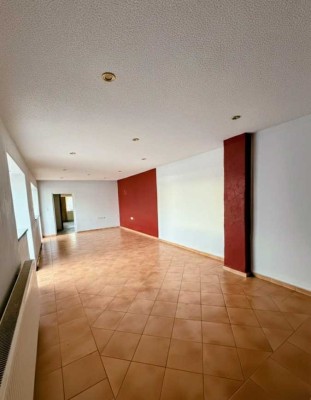 Saniertes Einfamilienhaus mit Photovoltaik, Warmer Wintergarten, Carport und 2 Garagen in Demmin